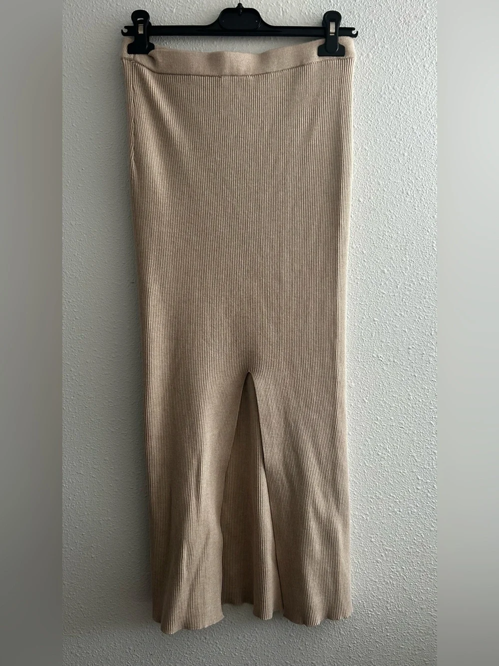 Olive & Oak Ribbed Maxi Skirt